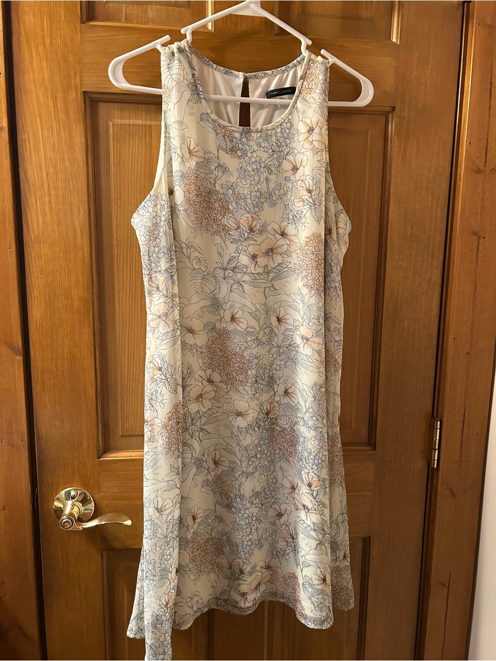 Tommy Hilfiger Ivory Floral Midi Dress with Peach & Light Blue Accents 🍎